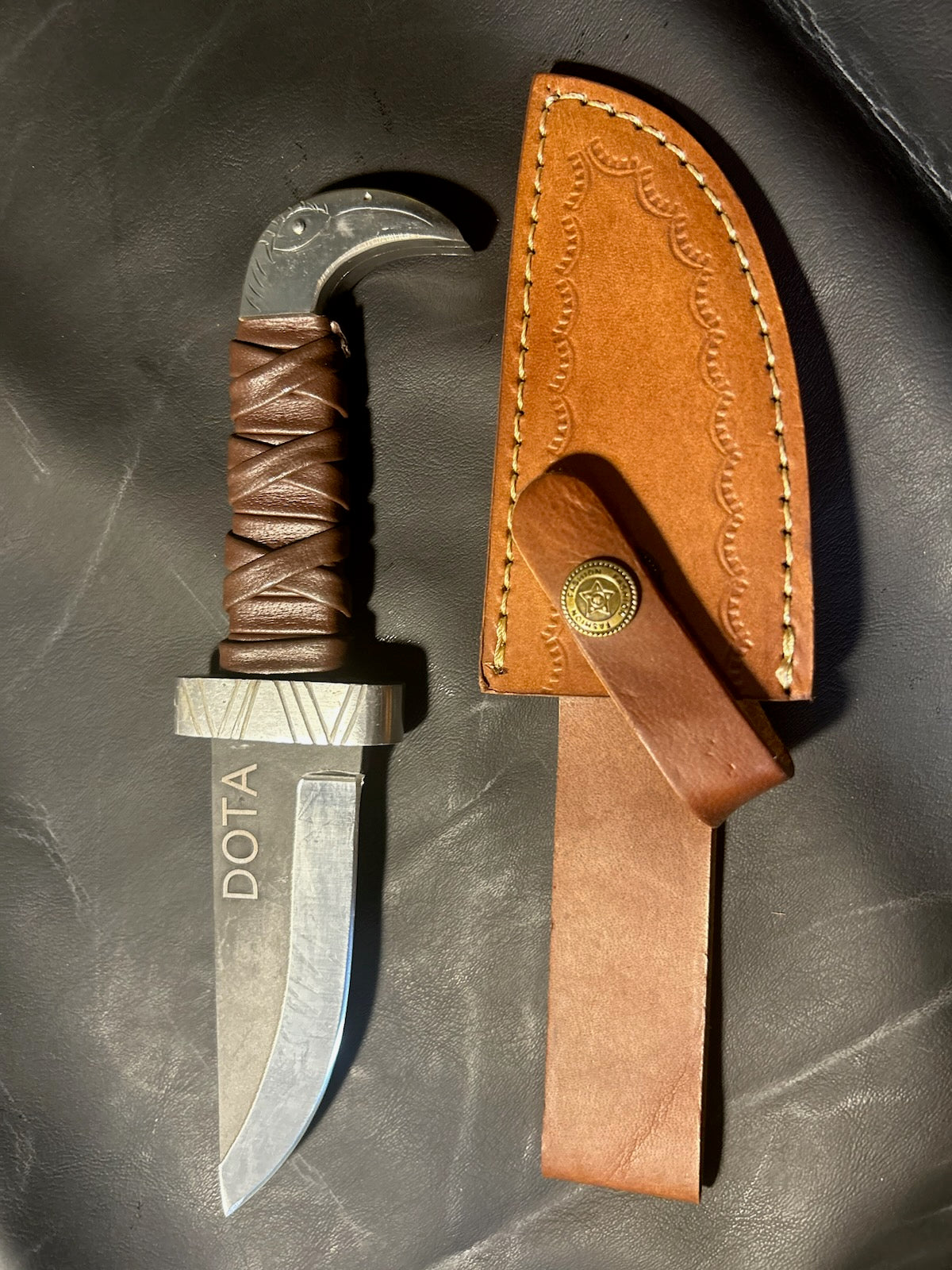 DOTA002 - Eagle head fixed blade knife