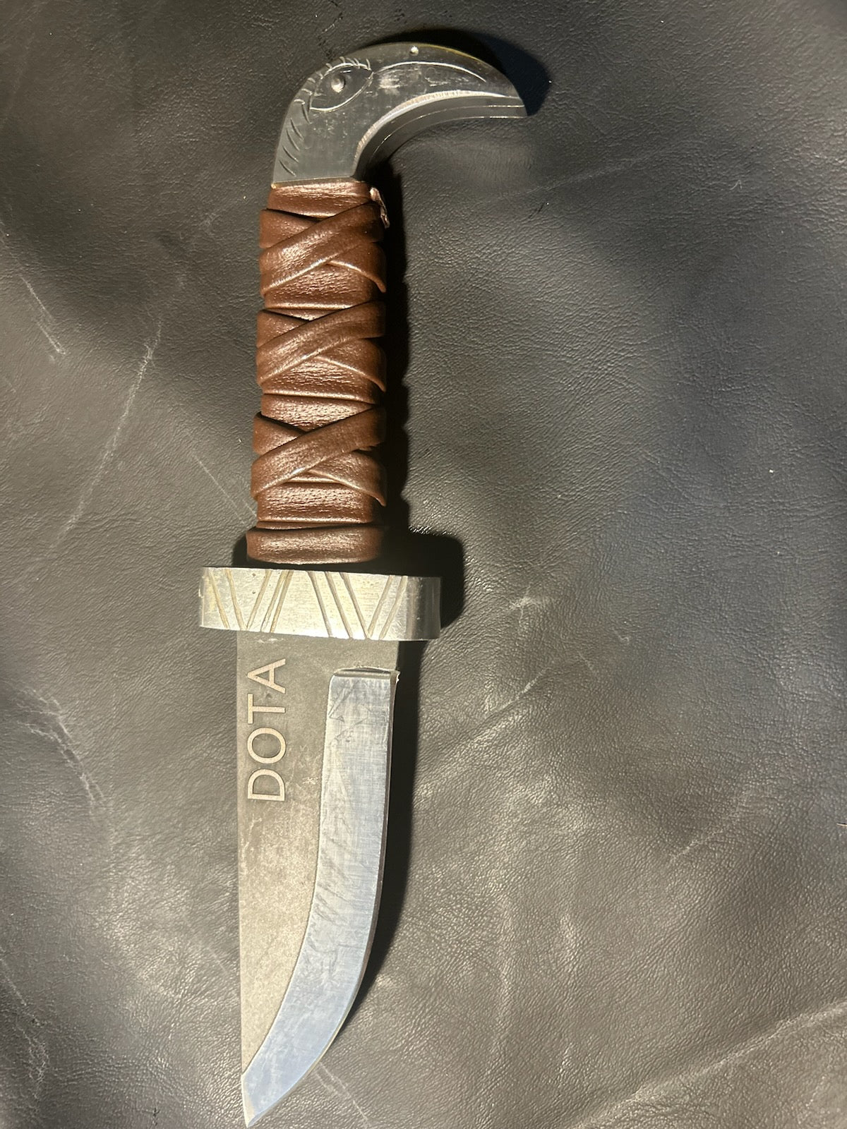 DOTA002 - Eagle head fixed blade knife